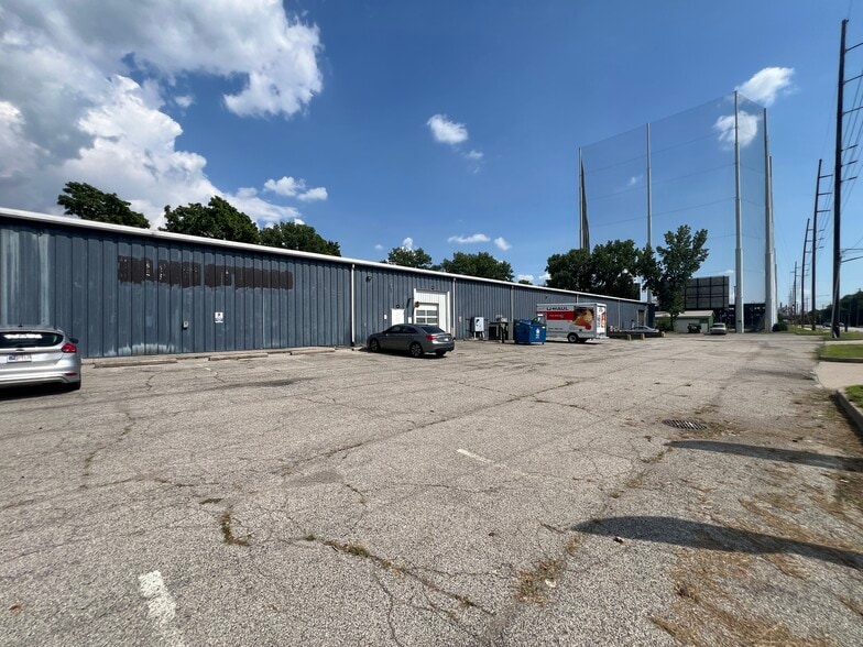 More Photos Of 951 W Morris St, Indianapolis Warehouse For Sale