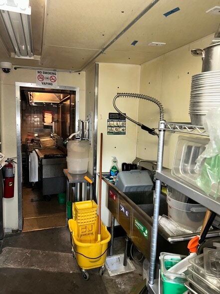 More Photos Of 13325 Olde Western Ave, Blue Island Restaurant For Sale