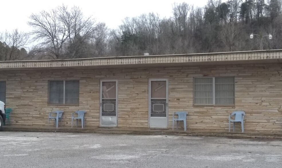 More Photos Of 304 East Court Street, Jasper Hotel For Sale