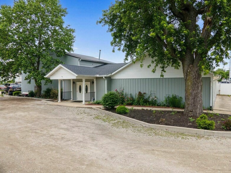 More Photos Of 10540 Jessup Blvd, Carmel Flex For Lease