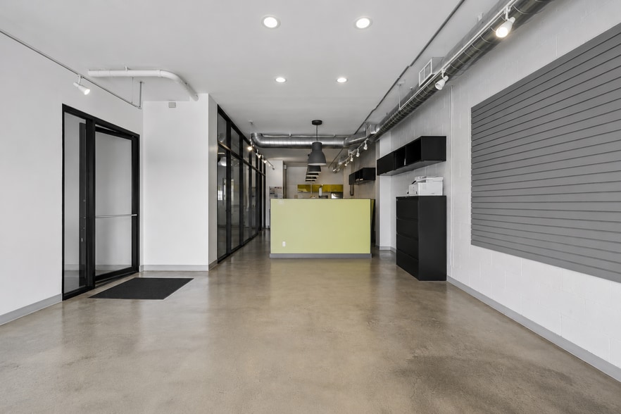 More Photos Of 8543 Venice Blvd, Los Angeles Loft Creative Space For Lease