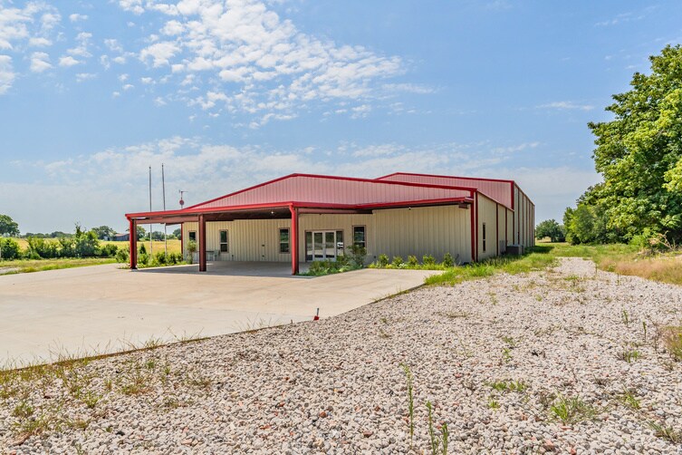 More Photos Of 20181 S State Highway 78, Leonard Warehouse For Lease