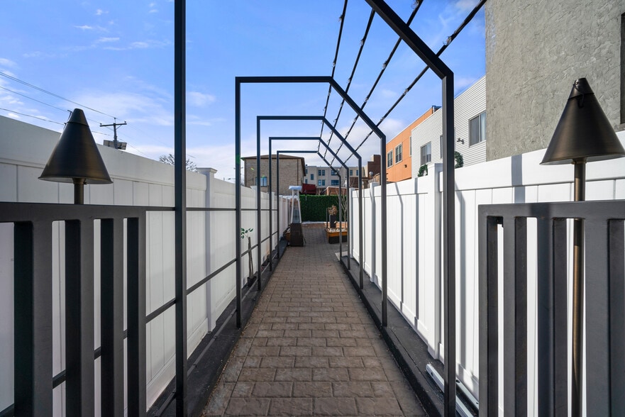 More Photos Of 526 Anderson Ave, Cliffside Park General Retail For Sale