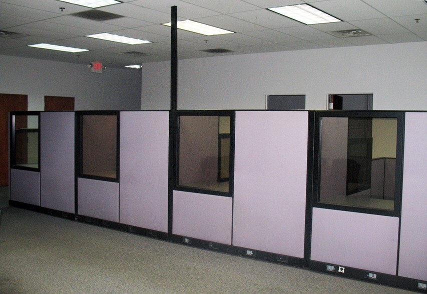More Photos Of 415 Saint Johns Church Rd, Camp Hill Light Distribution For Lease