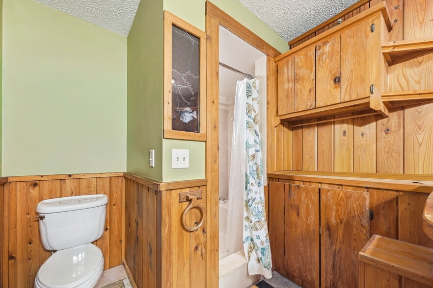 More Photos Of 400 Lakeshore Dr, Eustis Specialty For Sale