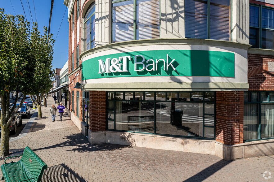 More Photos Of 1 Center St, Southington Medical For Lease