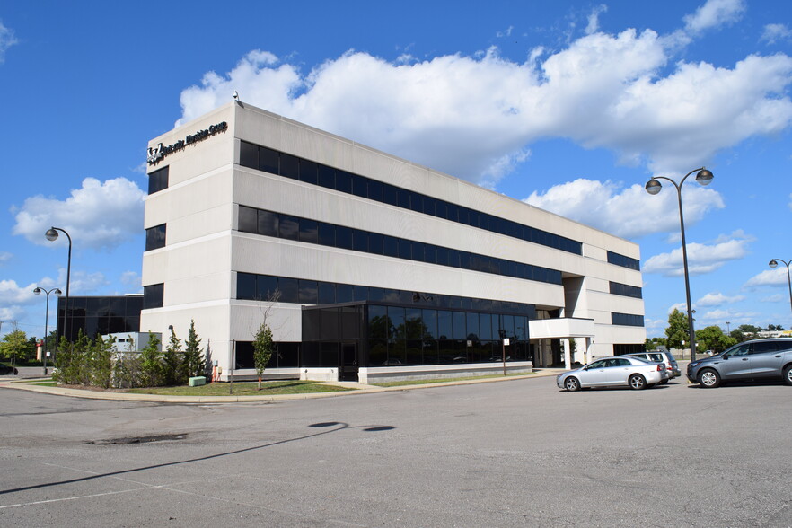 Primary Photo Of 1560 E Maple Rd, Troy Medical For Lease