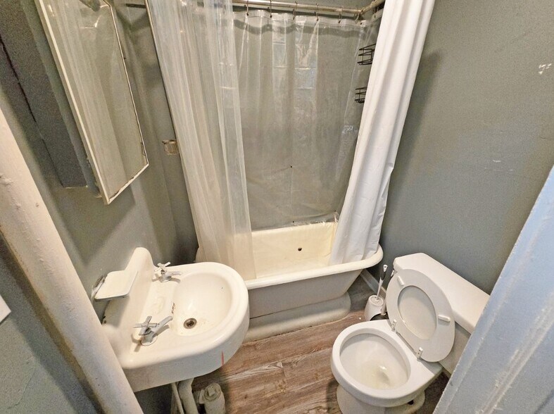 More Photos Of 948 Dwight St, Holyoke Apartments For Sale