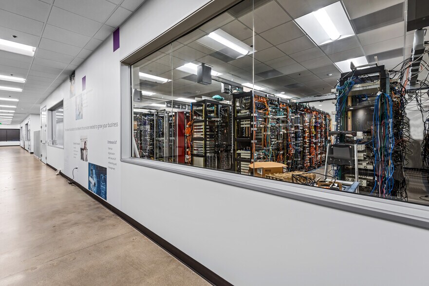 More Photos Of 2000 Corporate Center Dr, Thousand Oaks Service For Sale