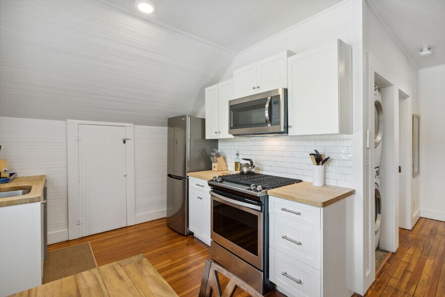 More Photos Of 1103 Ocean Blvd, Saint Simons Island Apartments For Sale