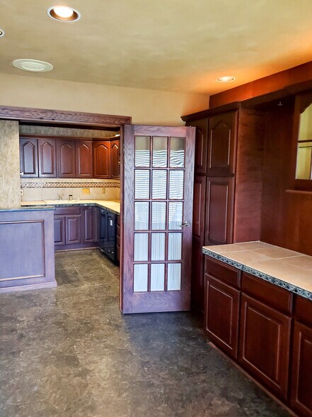 More Photos Of 1851 E 71st St, Tulsa Loft Creative Space For Sale