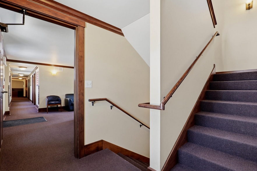 More Photos Of 517 Monroe St, Sheboygan Falls Office For Sale