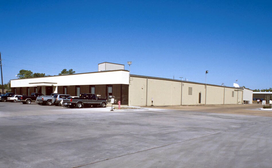 More Photos Of 9100 Emmott Rd, Houston Manufacturing For Sale