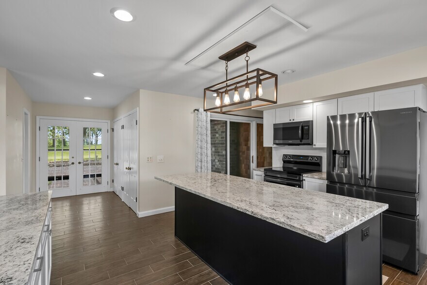 More Photos Of 1901 Moffet Rd, Saint Joseph Specialty For Sale