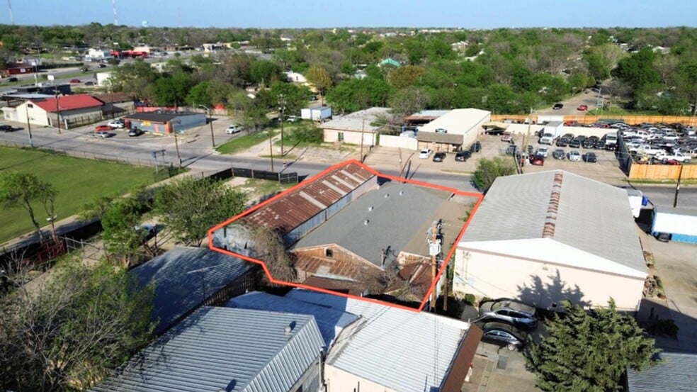 More Photos Of 622 S Collard St, Fort Worth Warehouse For Sale