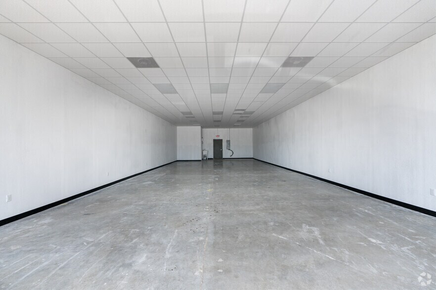 More Photos Of 10807 Huffmeister Rd, Houston Storefront Retail Office For Lease
