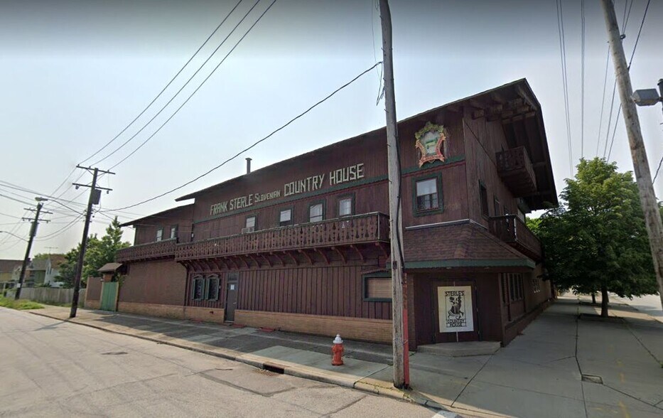 More Photos Of 1401 E 55th St, Cleveland Restaurant For Sale