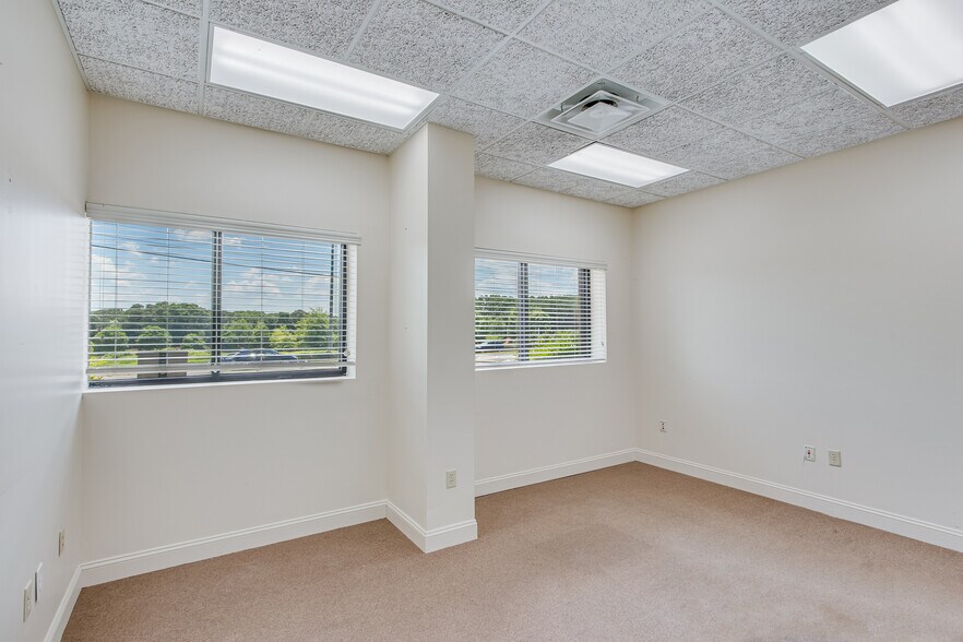 More Photos Of 3030 McEver Rd, Gainesville Medical For Sale