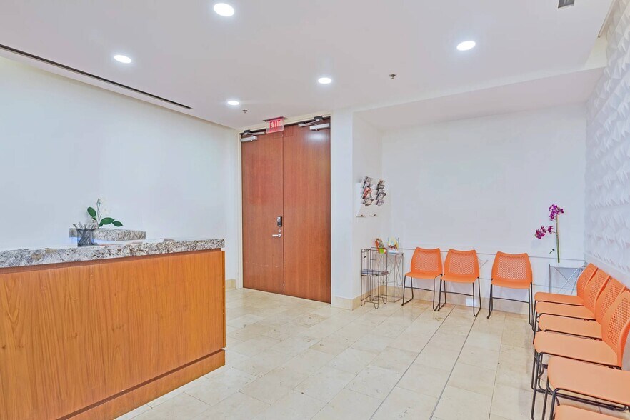 More Photos Of 121-189 S Orange Ave, Orlando Office Residential For Sale