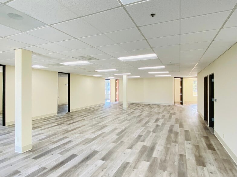 More Photos Of 1291-1295 Oakmead Pky, Sunnyvale Unknown For Lease