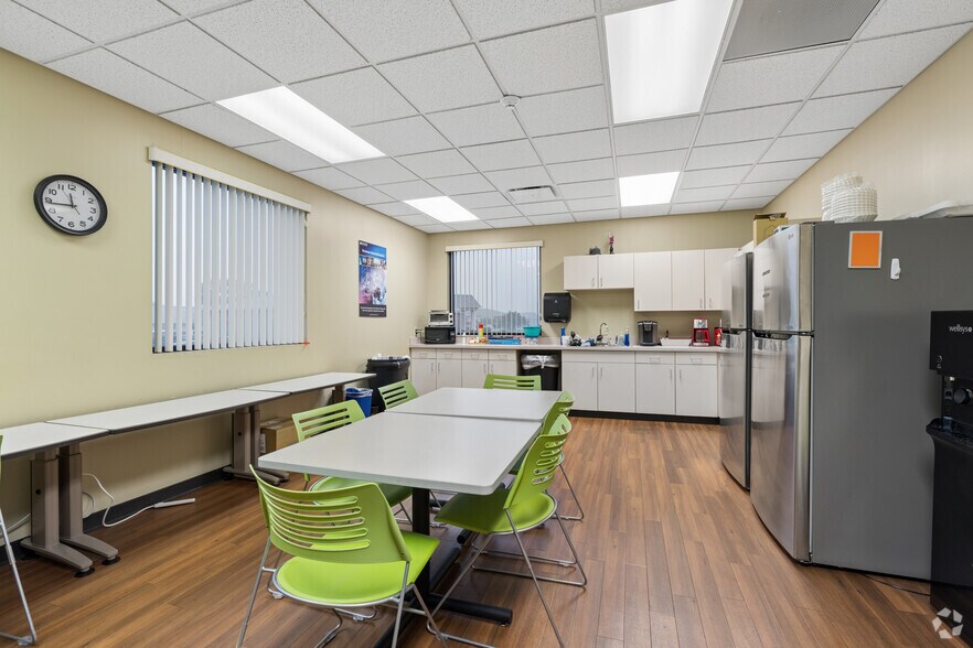 More Photos Of 5050 Old Collinsville Rd, Swansea Office For Sale