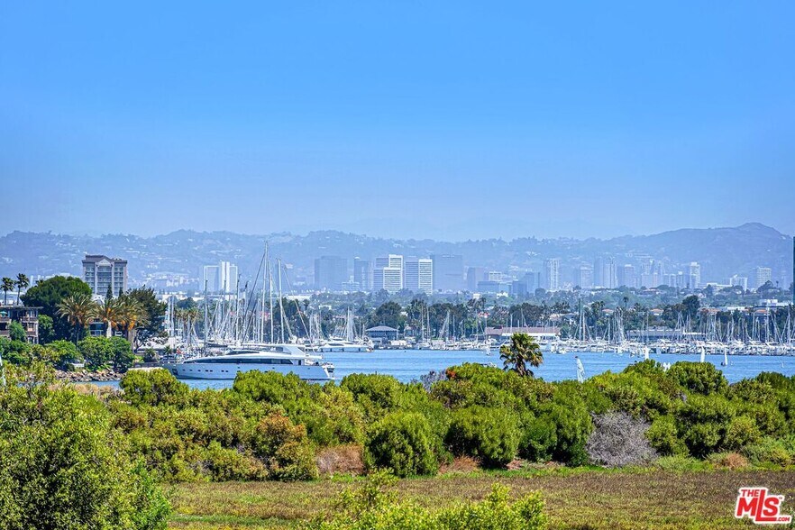 More Photos Of 6515 Vista del Mar, Playa Del Rey Apartments For Sale