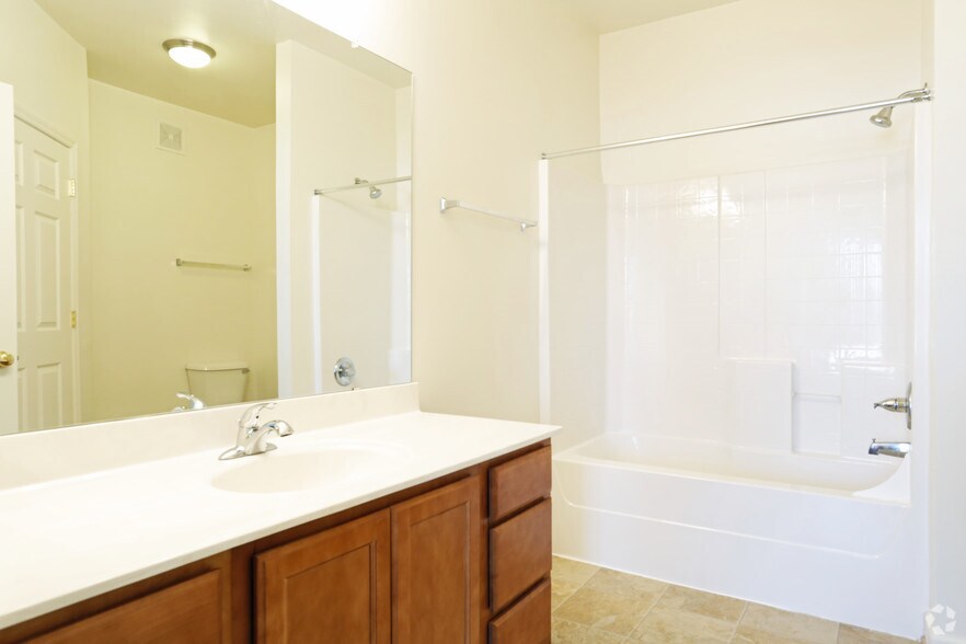 More Photos Of 1220 N King St, Hampton Apartments For Lease