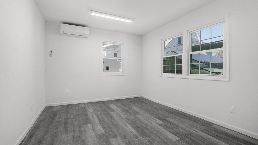 More Photos Of 129 New Dorp Plz, Staten Island Office Residential For Sale