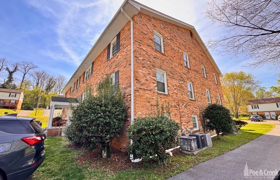 More Photos Of 6154 Darby Rd, Roanoke Apartments For Sale
