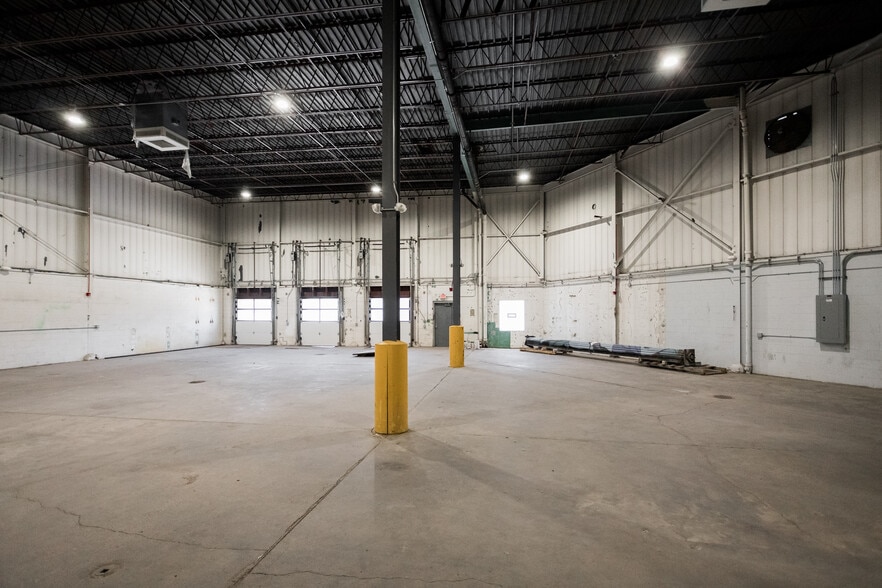 More Photos Of 2000 Division St, Detroit Warehouse For Sale