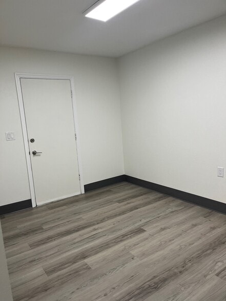 More Photos Of 119 W Plymouth Ave, Deland Unknown For Lease