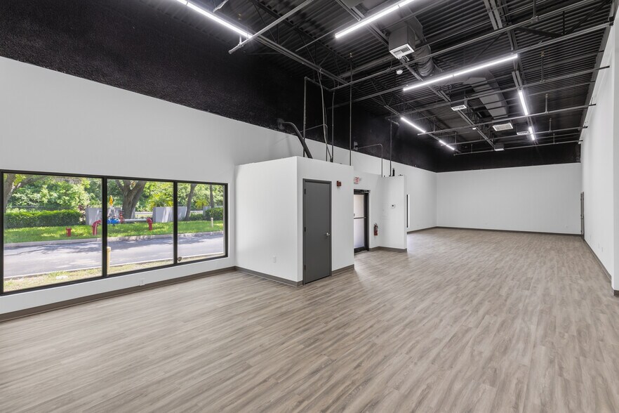 More Photos Of 11576 Pierson Rd, Wellington Warehouse For Lease