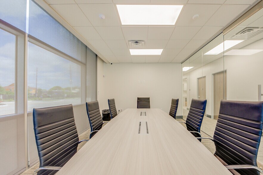 More Photos Of 11711 Bedford, Houston Loft Creative Space For Lease