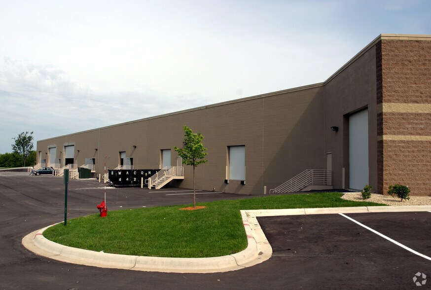 More Photos Of 2955 Lone Oak Dr, Eagan Research And Development For Lease