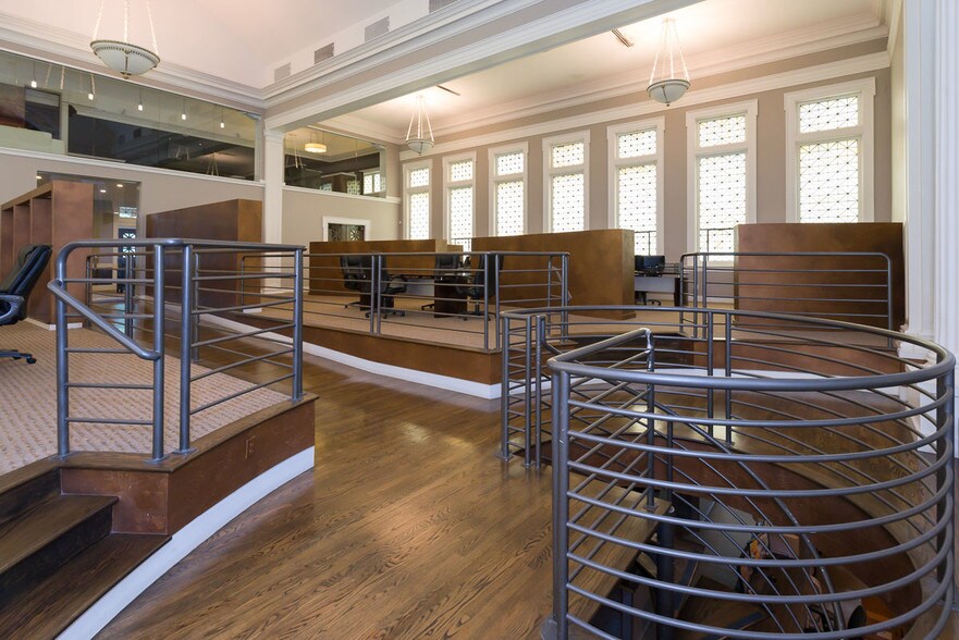 More Photos Of 871 N Park St, Columbus Office For Lease