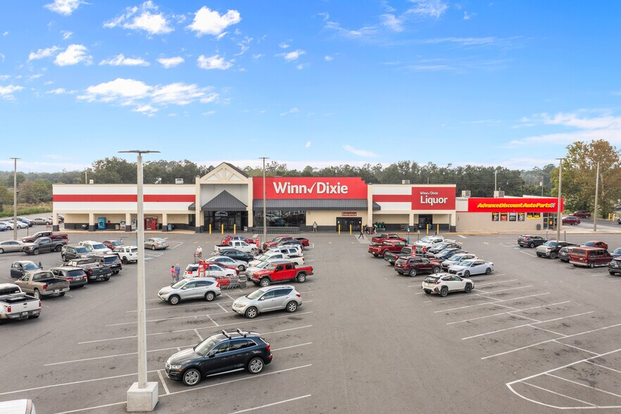 More Photos Of 727 W Noble Ave, Williston Supermarket For Lease