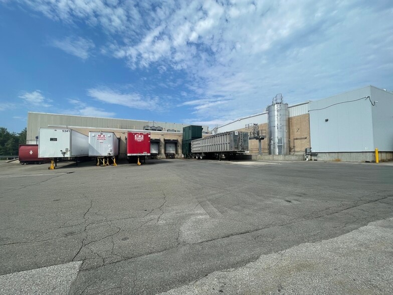 More Photos Of 299 Pepsi Rd, Manchester Food Processing For Lease