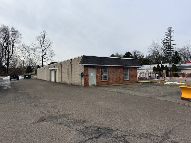More Photos Of 1525 Parkway Ave, Trenton Manufacturing For Lease