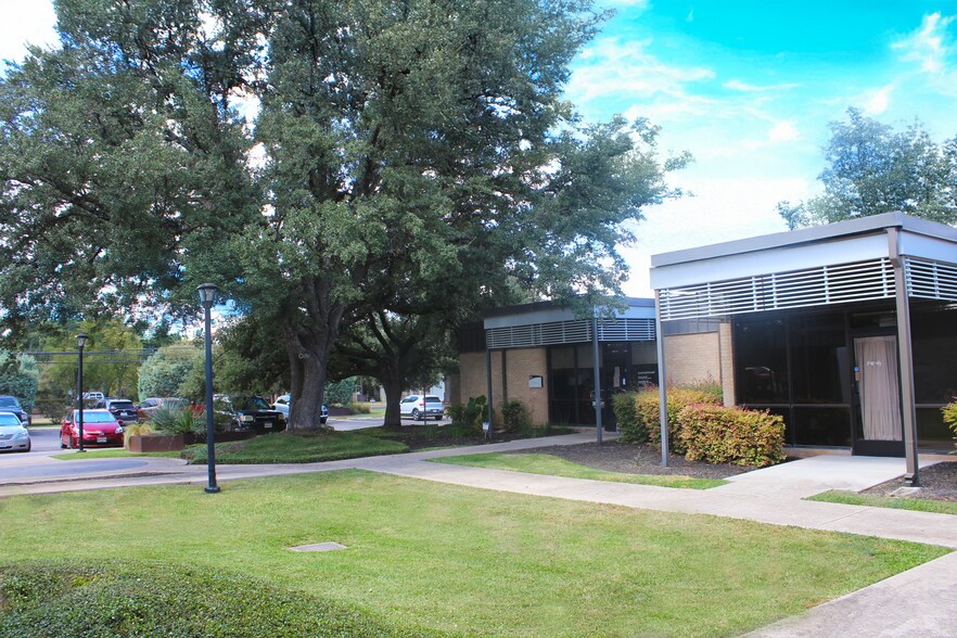 More Photos Of 11623 Angus Rd, Austin Unknown For Lease