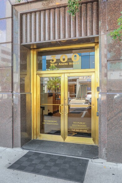 More Photos Of 300 W Adams St, Jacksonville Office For Sale