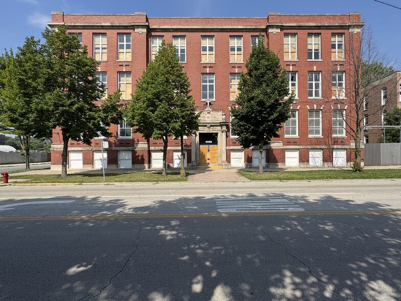 More Photos Of 4052 S Wabash Ave, Chicago Schools For Sale
