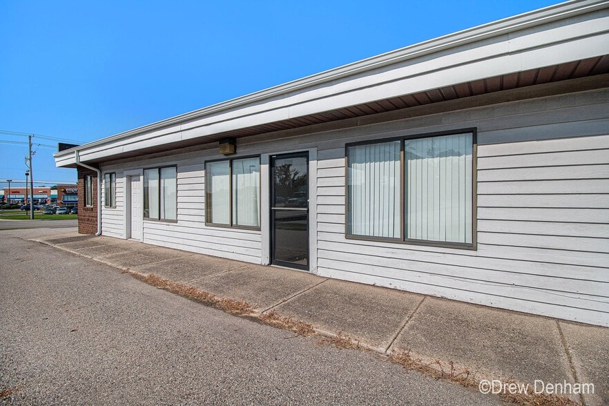 More Photos Of 845 4 Mile Rd NW, Grand Rapids Storefront Retail Residential For Sale
