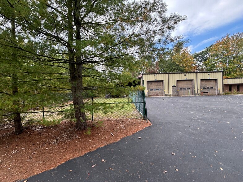 More Photos Of 2655 W Ludington Dr, Farwell Office For Sale