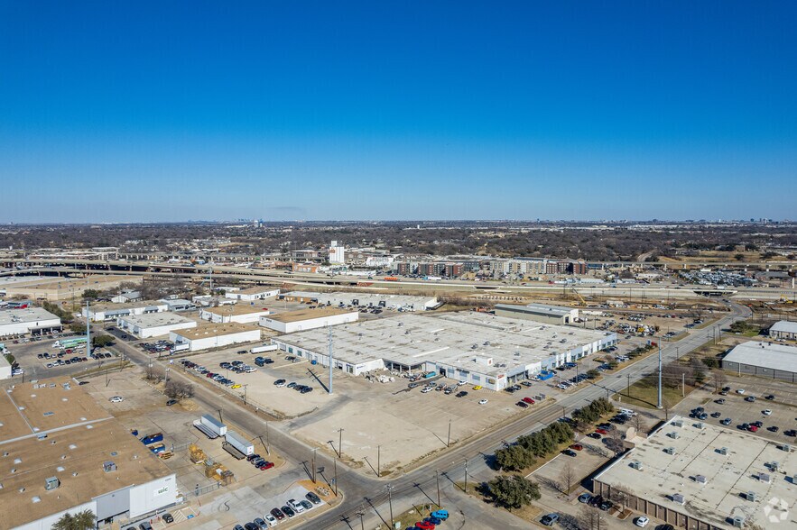 More Photos Of 1000 W Crosby Rd, Carrollton Warehouse For Lease
