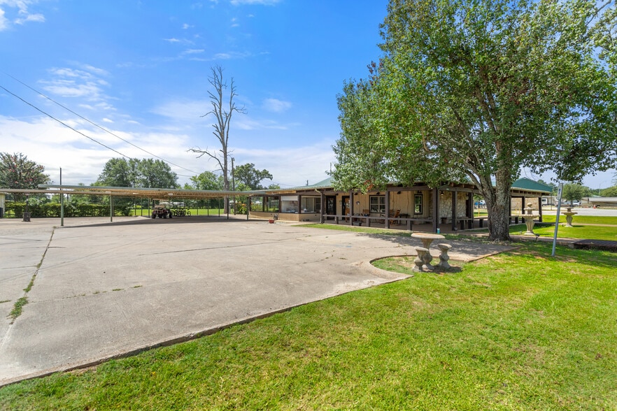 More Photos Of 10855 US Highway 69 N, Tyler Trailer Camper Park For Sale