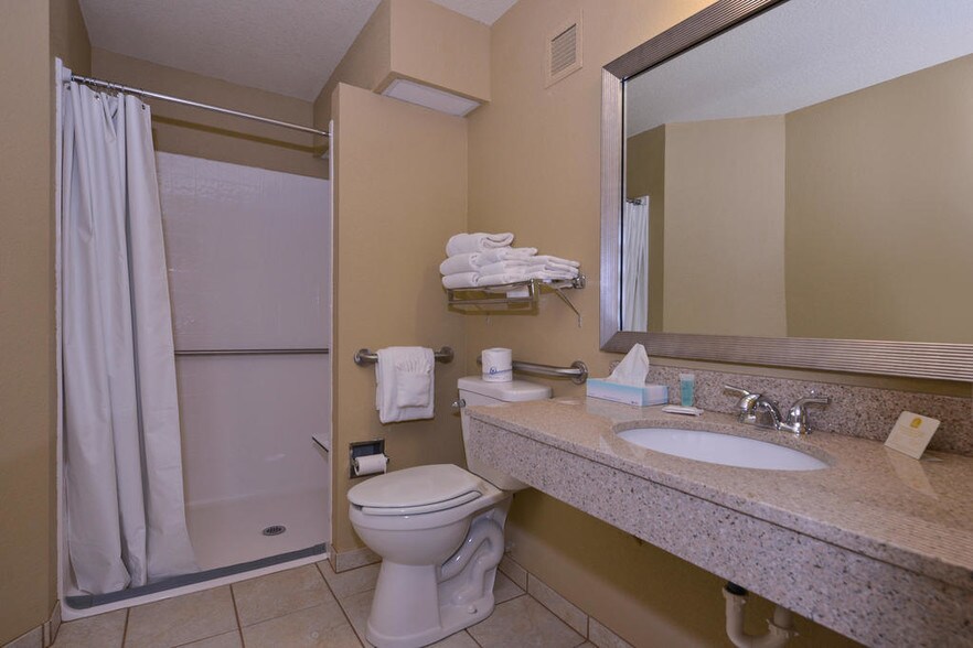 More Photos Of 8514 State Highway 76, Branson West Hotel For Sale