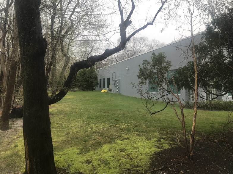 More Photos Of 1333 E Main St, Riverhead Medical For Lease