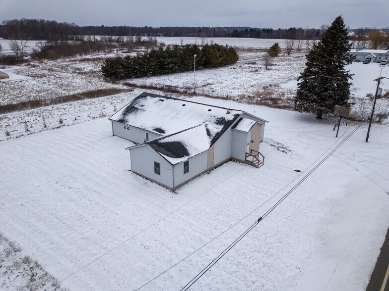 More Photos Of 6163 N Meridian Rd, Hope Flex For Sale