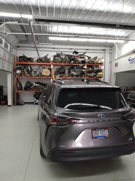 More Photos Of 4100 Indianola Ave, Columbus Auto Repair For Sale