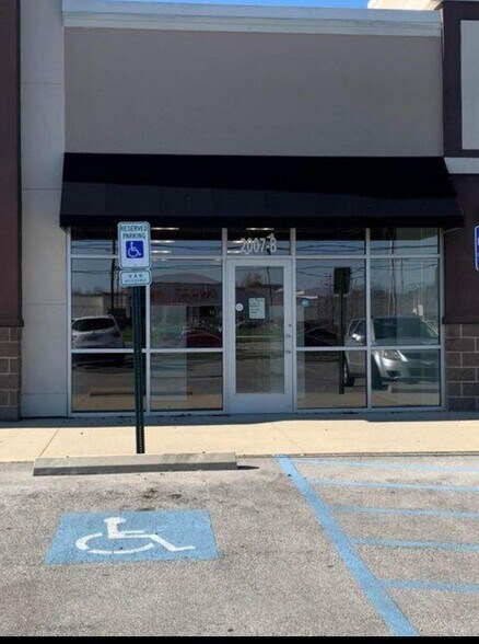 More Photos Of 2007 S Highway 27, Somerset Storefront Retail Office For Lease